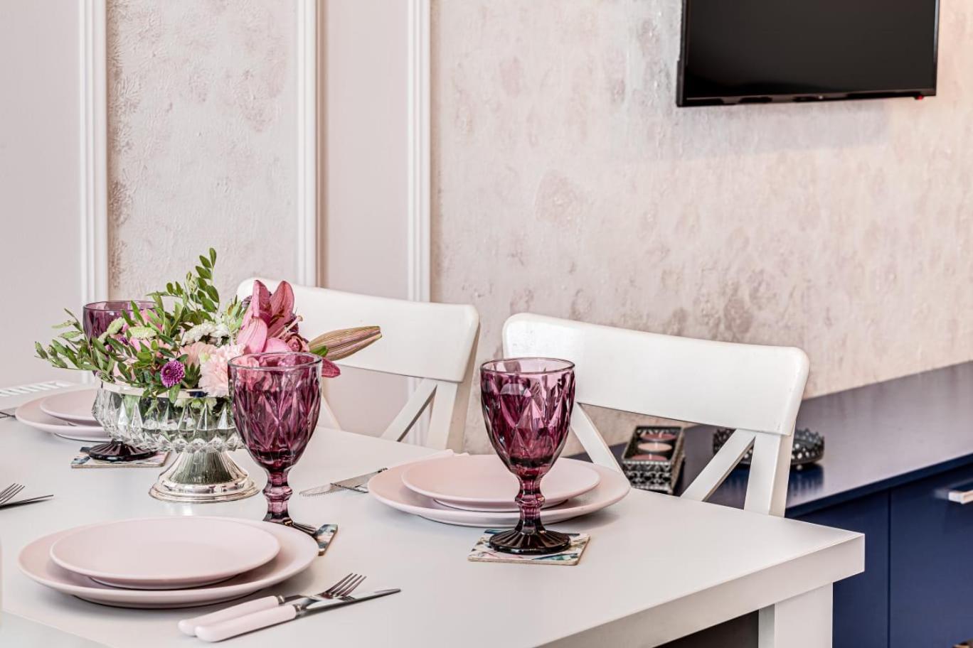 Ari - Ared Luxurious Apartments With Balcony & Free Parking Arad Ngoại thất bức ảnh