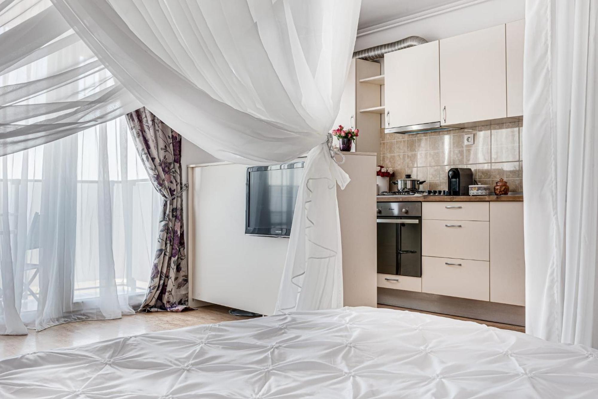 Ari - Ared Luxurious Apartments With Balcony & Free Parking Arad Ngoại thất bức ảnh